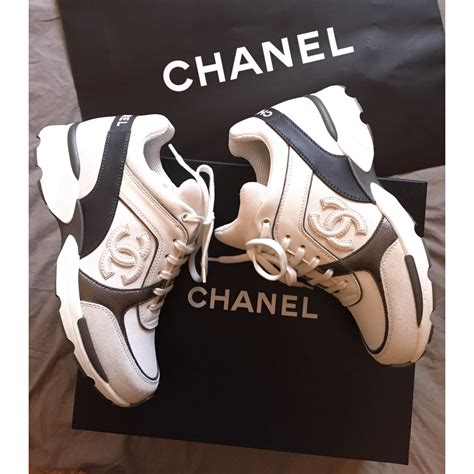 basket chanel blanche et beige|Chanel shop.